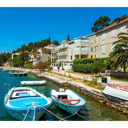 Casa de Férias 2- Floor Vacation Bobovisce , Brac