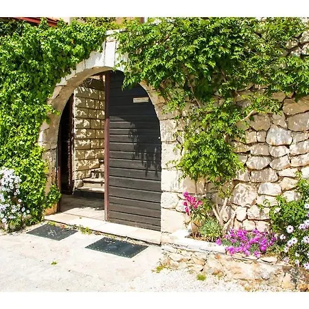 Casa de Férias 2- Floor Vacation Bobovisce , Brac *