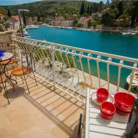 Casa de Férias 2- Floor Vacation Bobovisce , Brac *